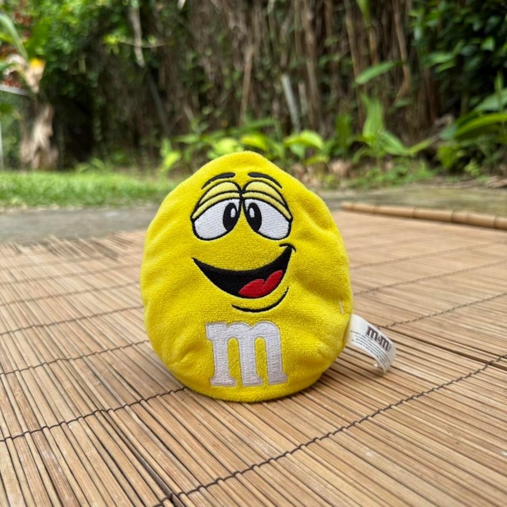 M&M's Yellow Plush Character‎ 2013 Candy Mascot Stuffed Toy Collectible